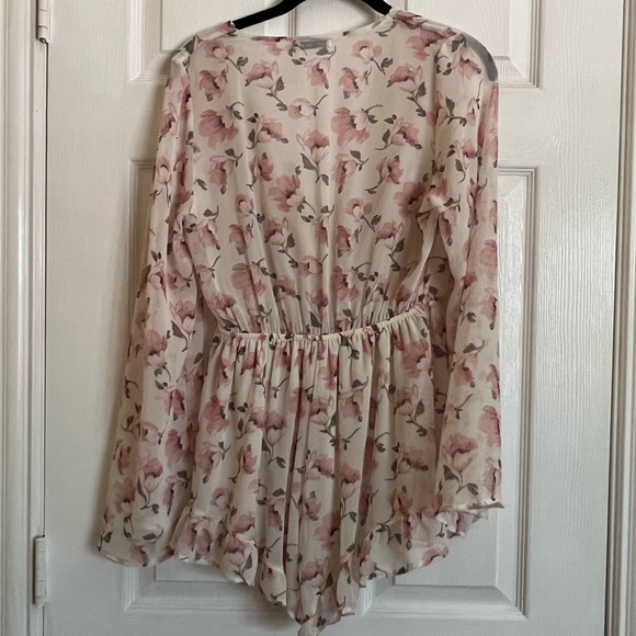 Neutral colored Floral Romper - Picture 16 of 16